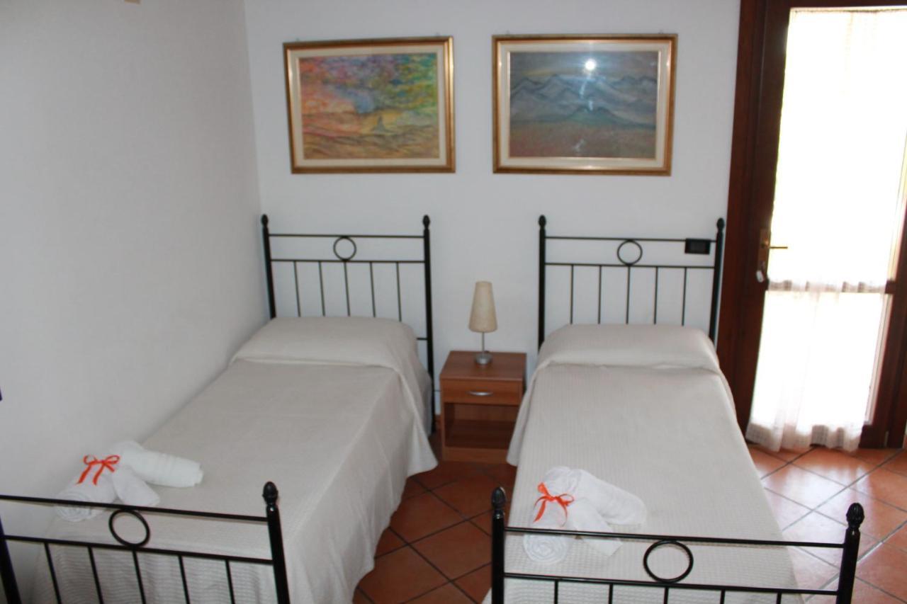 Il Gelso Nero Bed and Breakfast Vittoria Esterno foto